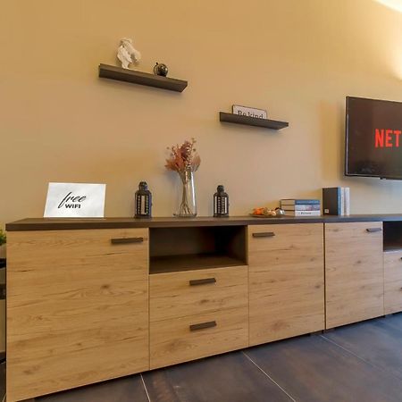 Modern & Bright 2 Bedroom Flat 50M From M4 Stop Milano Eksteriør bilde