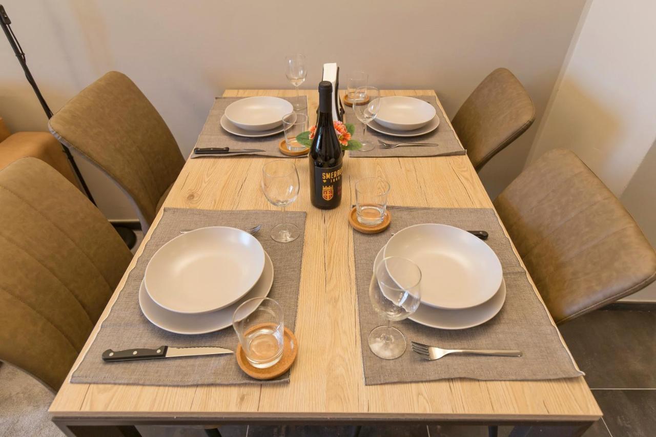 Modern & Bright 2 Bedroom Flat 50M From M4 Stop Milano Eksteriør bilde